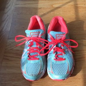 ASICS running shoes, like new. Size 6